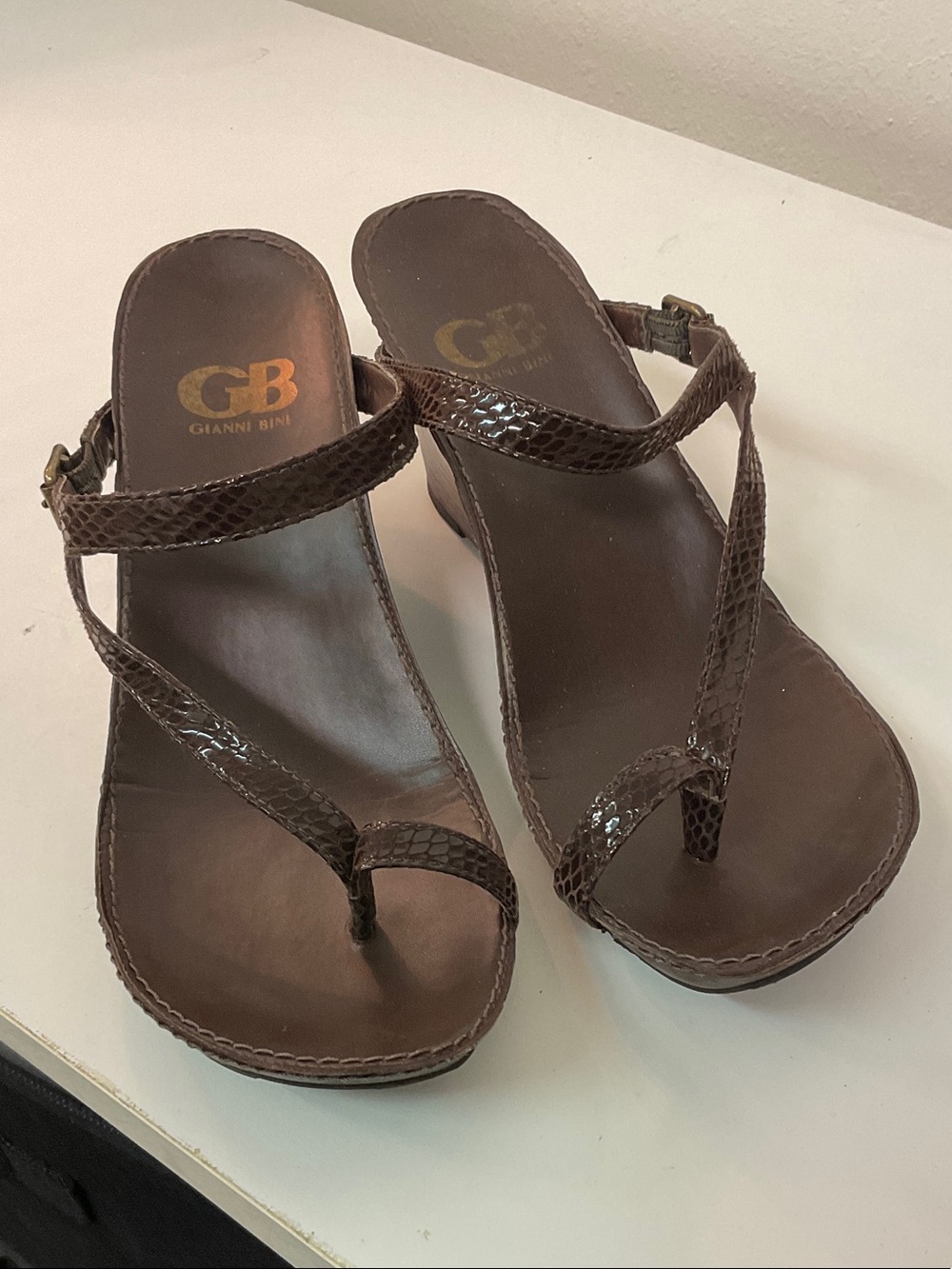 Vintage Style 
Gianni Bini Dark Brown Snake-Print Wedge Thong Sandals